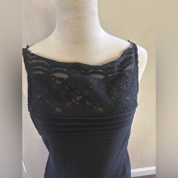 Julian Taylor Elegant Black Lace accent flared sleeveless midi dress size 10 NWT - Picture 2 of 6
